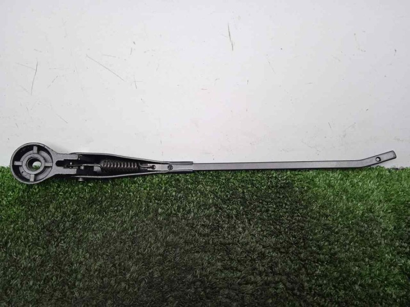 Recambio de brazo limpia delantero derecho para land rover 88 2.3d referencia OEM IAM 551230-551230E3 DOGA 