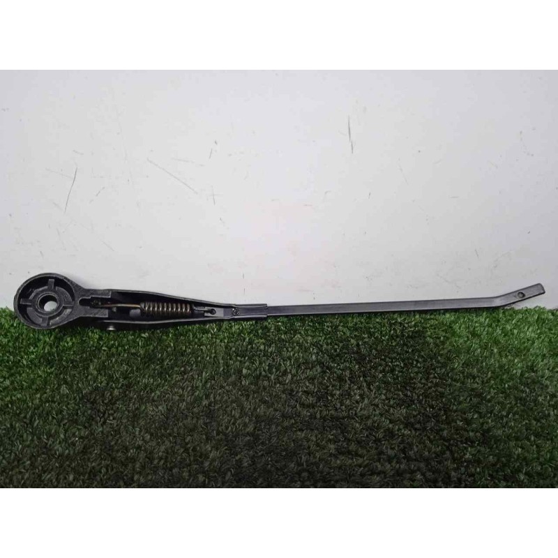 Recambio de brazo limpia delantero derecho para land rover 88 2.3d referencia OEM IAM 551230-551230E3 DOGA 