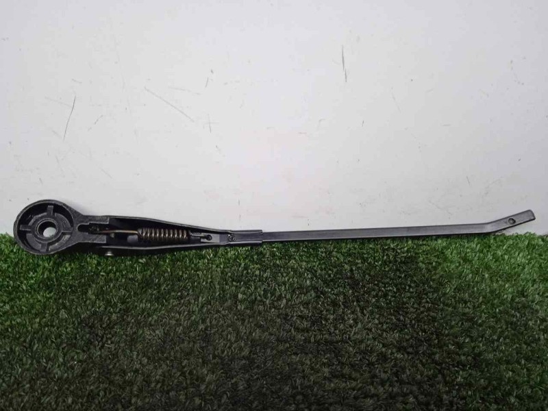 Recambio de brazo limpia delantero derecho para land rover 88 2.3d referencia OEM IAM 551230-551230E3 DOGA 