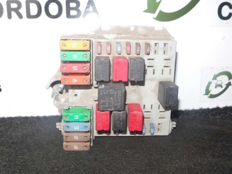 Recambio de caja reles / fusibles para lancia ypsilon (101) 1.2 16v cat referencia OEM IAM 51724649-57657-0051724649057657  