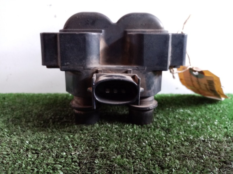 Recambio de bobina encendido para ford fiesta berlina 1.4 16v cat referencia OEM IAM 928F12029CA 3.PINES 