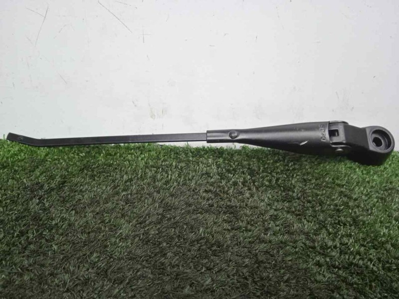 Recambio de brazo limpia delantero derecho para land rover 88 2.3d referencia OEM IAM 551230-551230E3 DOGA 