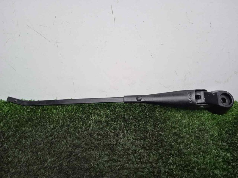 Recambio de brazo limpia delantero derecho para land rover 88 2.3d referencia OEM IAM 551230-551230E3 DOGA 