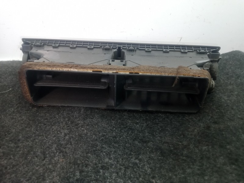 Recambio de aireador delantero central para audi a4 berlina (8e) 1.8 20v turbo referencia OEM IAM 8E0820951H  