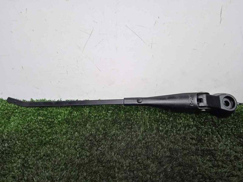 Recambio de brazo limpia delantero derecho para land rover 88 2.3d referencia OEM IAM 551230-551230E3 DOGA 