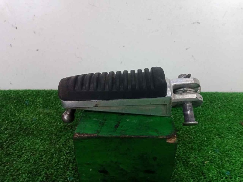 Recambio de estribo para yamaha fjr 1300 referencia OEM IAM 4BH2745101 IZQUIERDO POSAPIE