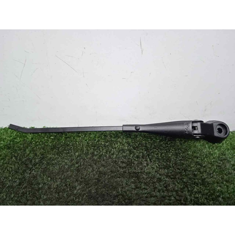 Recambio de brazo limpia delantero derecho para land rover 88 2.3d referencia OEM IAM 551230-551230E3 DOGA 