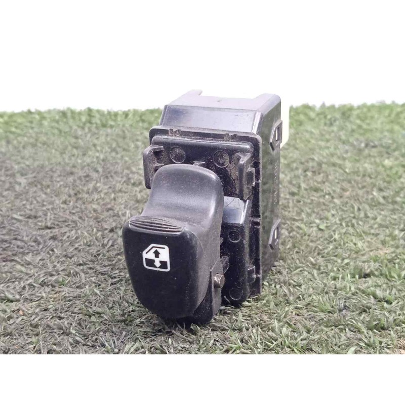 Recambio de mando elevalunas delantero derecho para hyundai accent (lc) 1.5 crdi cat referencia OEM IAM 621W04620  