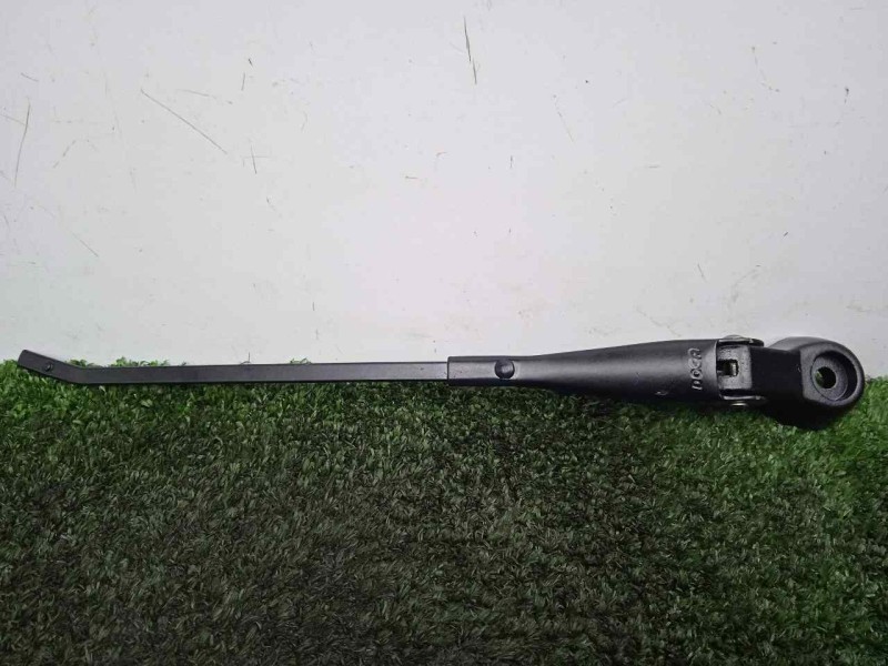 Recambio de brazo limpia delantero derecho para land rover 88 2.3d referencia OEM IAM 551230-551230E3 DOGA 