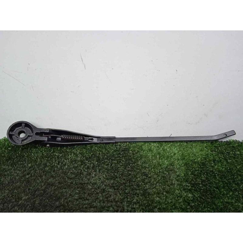 Recambio de brazo limpia delantero derecho para land rover 88 2.3d referencia OEM IAM 551230-551230E3 DOGA 