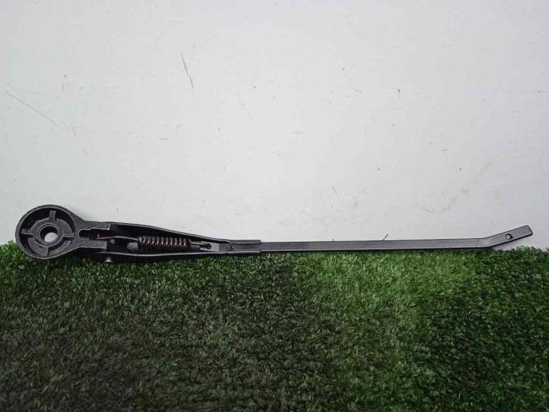 Recambio de brazo limpia delantero derecho para land rover 88 2.3d referencia OEM IAM 551230-551230E3 DOGA 