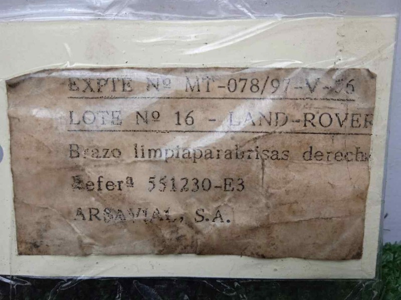 Recambio de brazo limpia delantero derecho para land rover 88 2.3d referencia OEM IAM 551230-551230E3 DOGA 