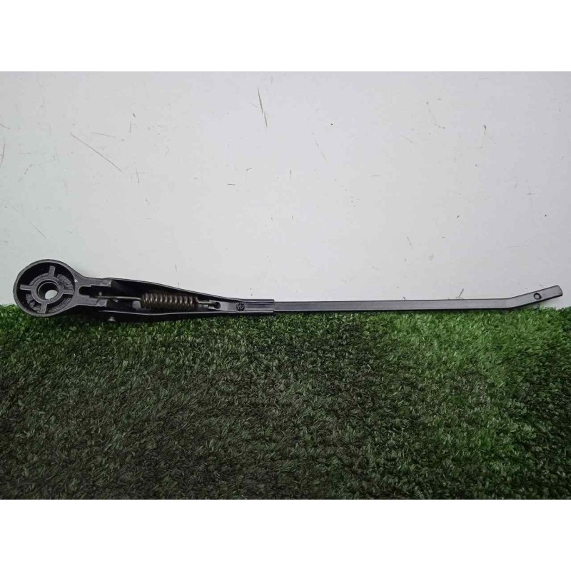Recambio de brazo limpia delantero derecho para land rover 88 2.3d referencia OEM IAM 551230-551230E3 DOGA 