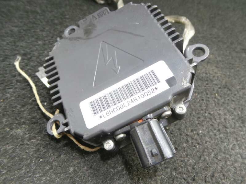 Recambio de centralita faros xenon para hyundai i30 1.6 crdi cat referencia OEM IAM LBHC00L24R10052 2.PIN 