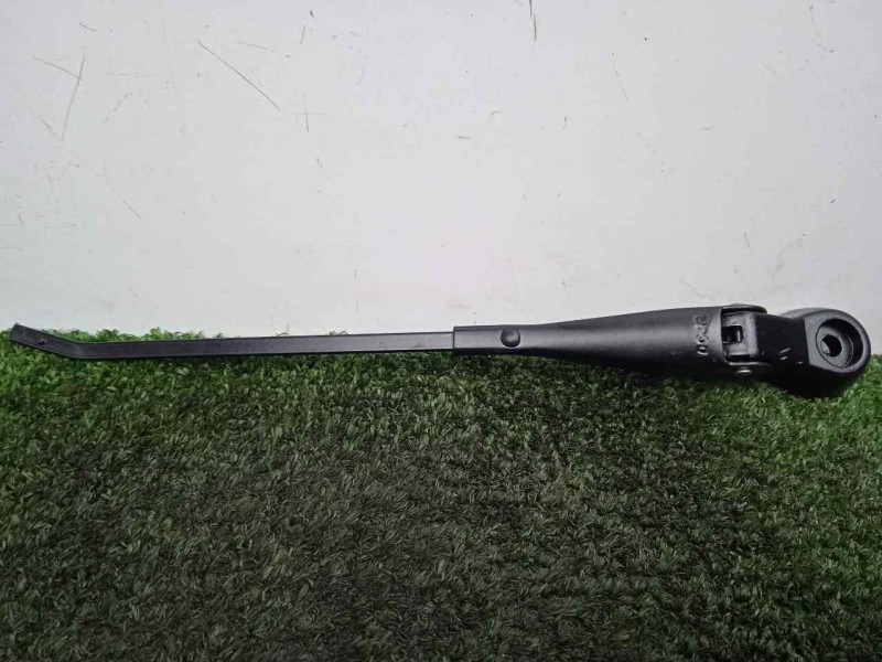 Recambio de brazo limpia delantero derecho para land rover 88 2.3d referencia OEM IAM 551230-551230E3 DOGA 