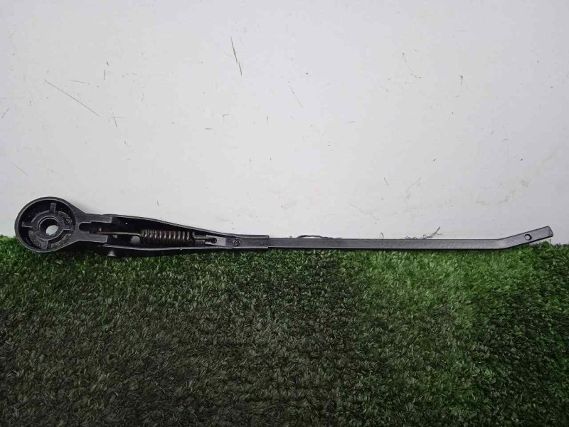 Recambio de brazo limpia delantero derecho para land rover 88 2.3d referencia OEM IAM 551230-551230E3 DOGA 