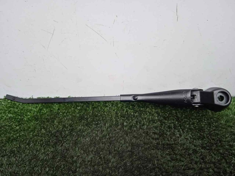 Recambio de brazo limpia delantero derecho para land rover 88 2.3d referencia OEM IAM 551230-551230E3 DOGA 