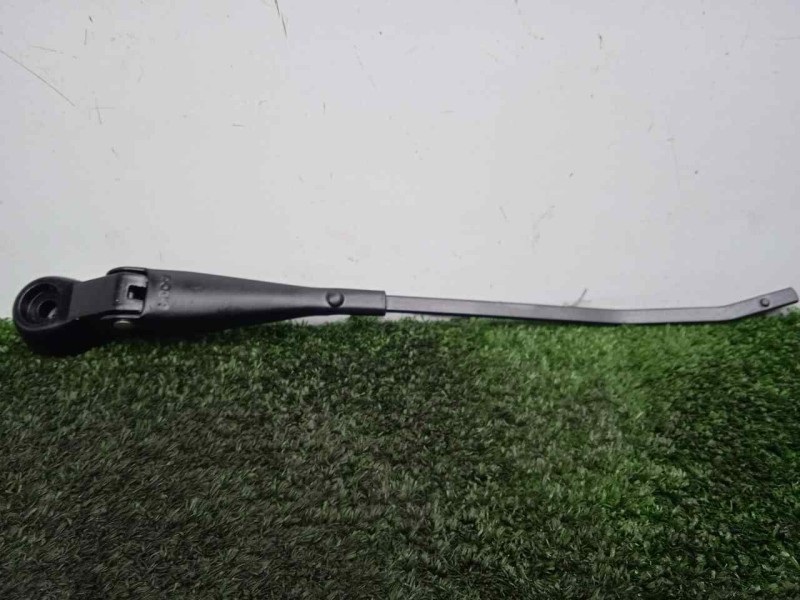 Recambio de brazo limpia delantero derecho para land rover 88 2.3d referencia OEM IAM 551230-551230E3 DOGA 