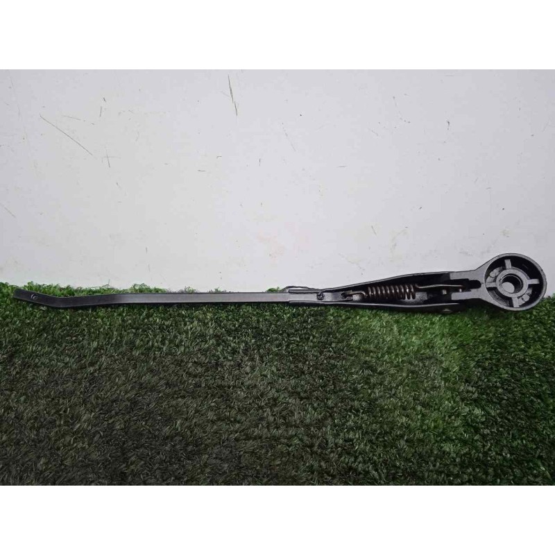 Recambio de brazo limpia delantero derecho para land rover 88 2.3d referencia OEM IAM 551230-551230E3 DOGA 