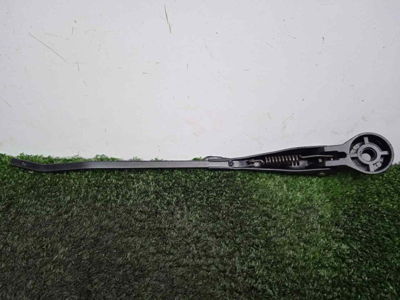 Recambio de brazo limpia delantero derecho para land rover 88 2.3d referencia OEM IAM 551230-551230E3 DOGA 