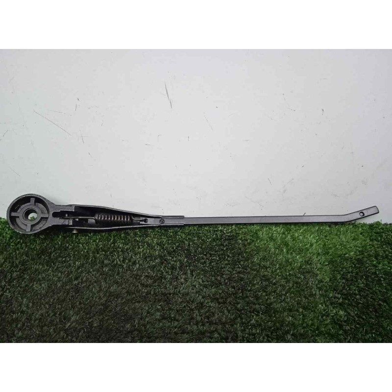 Recambio de brazo limpia delantero derecho para land rover 88 2.3d referencia OEM IAM 551230-551230E3 DOGA 