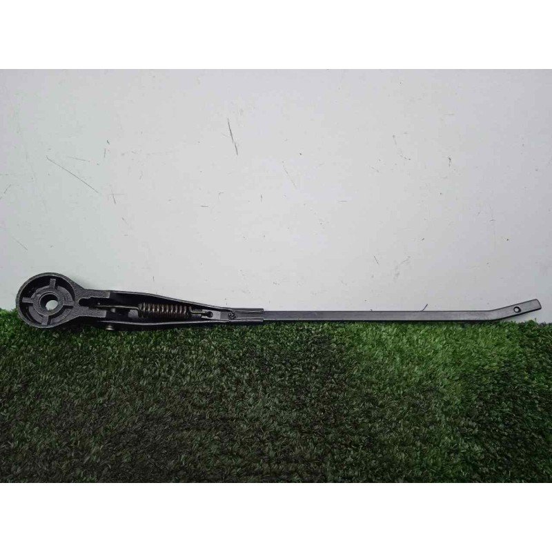 Recambio de brazo limpia delantero derecho para land rover 88 2.3d referencia OEM IAM 551230-551230E3 DOGA 