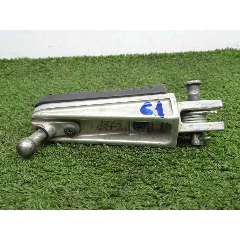 Recambio de estribo para yamaha fjr 1300 referencia OEM IAM 4BH2746101 ESTRIBO DERECHO POSAPIE