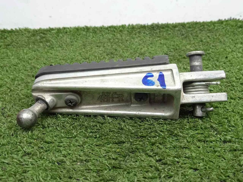 Recambio de estribo para yamaha fjr 1300 referencia OEM IAM 4BH2746101 ESTRIBO DERECHO POSAPIE