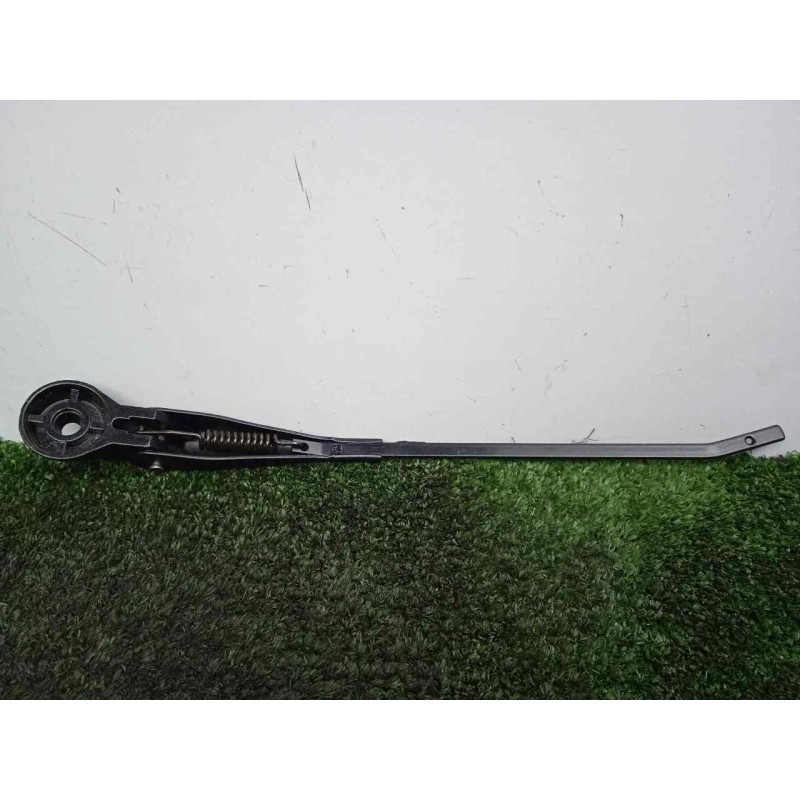 Recambio de brazo limpia delantero derecho para land rover 88 2.3d referencia OEM IAM 551230-551230E3 DOGA 