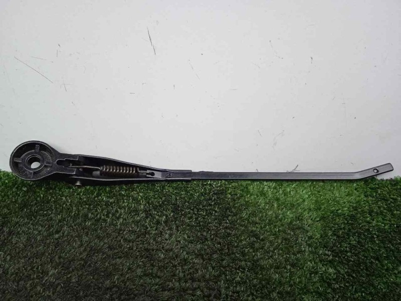 Recambio de brazo limpia delantero derecho para land rover 88 2.3d referencia OEM IAM 551230-551230E3 DOGA 