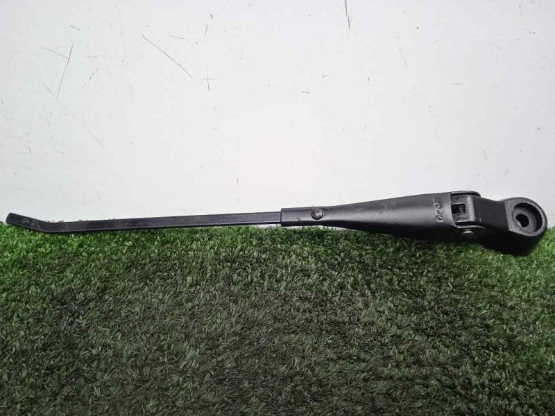 Recambio de brazo limpia delantero derecho para land rover 88 2.3d referencia OEM IAM 551230-551230E3 DOGA 