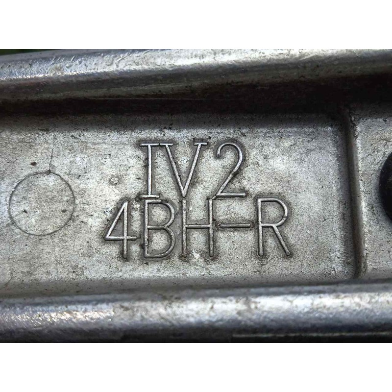 Recambio de estribo para yamaha fjr 1300 referencia OEM IAM 4BH2746101 ESTRIBO DERECHO POSAPIE