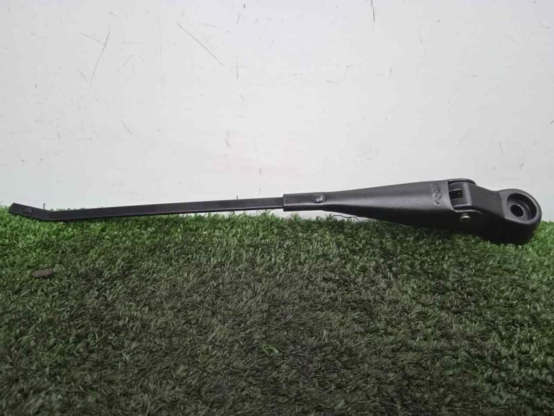 Recambio de brazo limpia delantero derecho para land rover 88 2.3d referencia OEM IAM 551230-551230E3 DOGA 