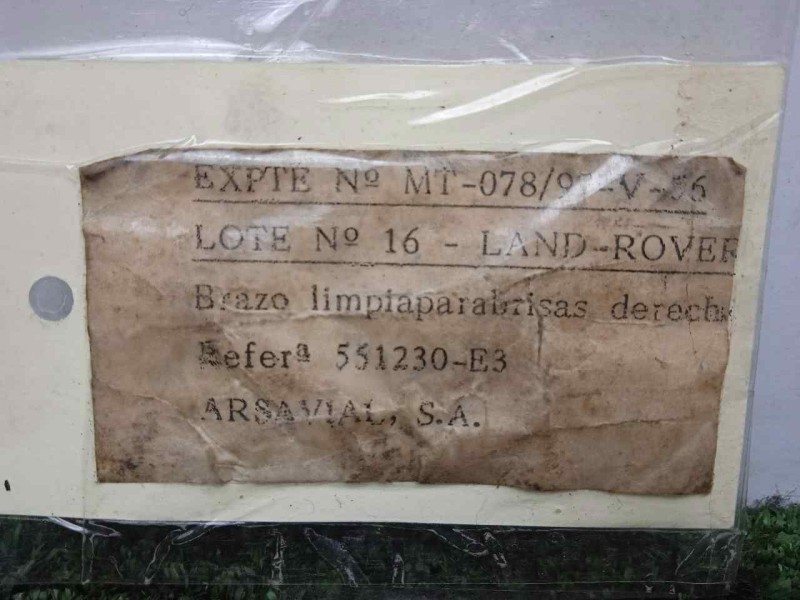 Recambio de brazo limpia delantero derecho para land rover 88 2.3d referencia OEM IAM 551230-551230E3 DOGA 