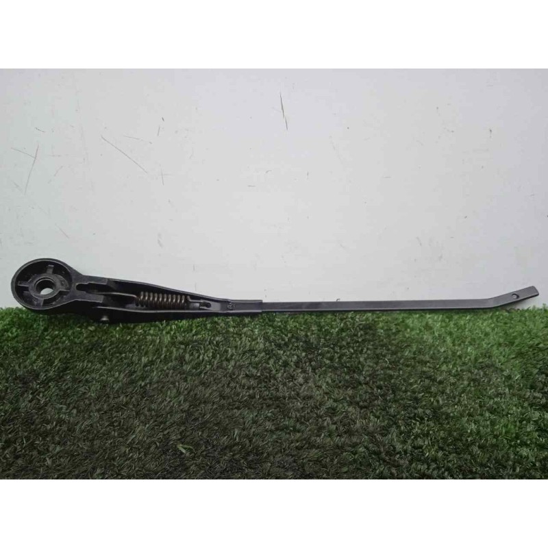 Recambio de brazo limpia delantero derecho para land rover 88 2.3d referencia OEM IAM 551230-551230E3 DOGA 
