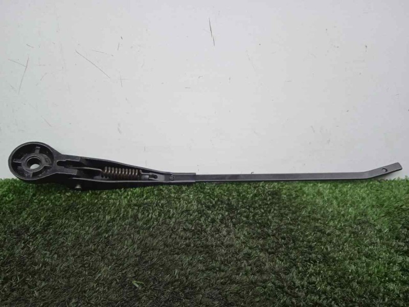 Recambio de brazo limpia delantero derecho para land rover 88 2.3d referencia OEM IAM 551230-551230E3 DOGA 