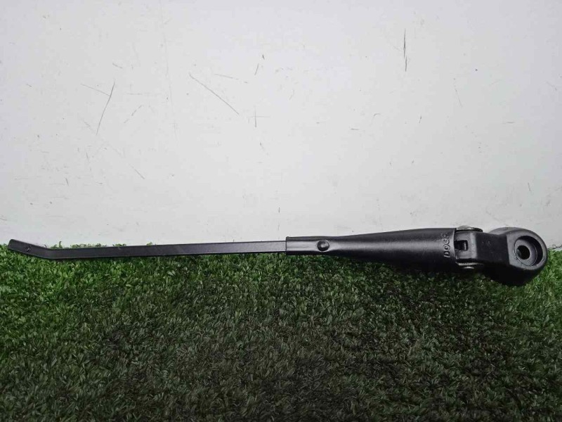 Recambio de brazo limpia delantero derecho para land rover 88 2.3d referencia OEM IAM 551230-551230E3 DOGA 