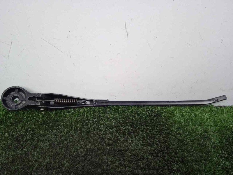 Recambio de brazo limpia delantero derecho para land rover 88 2.3d referencia OEM IAM 551230-551230E3 DOGA 