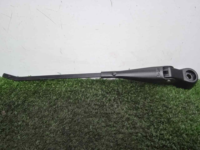 Recambio de brazo limpia delantero derecho para land rover 88 2.3d referencia OEM IAM 551230-551230E3 DOGA 