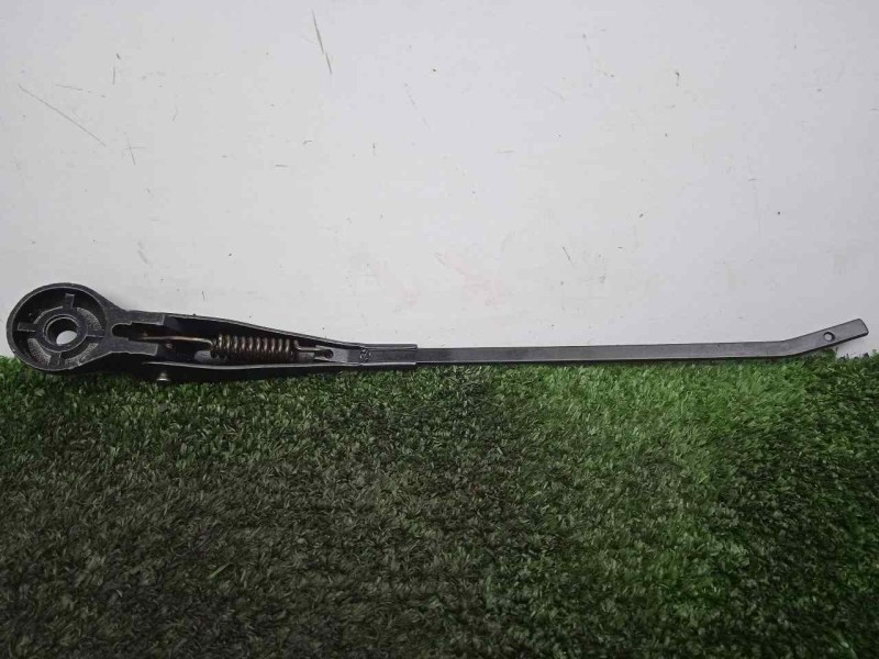 Recambio de brazo limpia delantero derecho para land rover 88 2.3d referencia OEM IAM 551230-551230E3 DOGA 