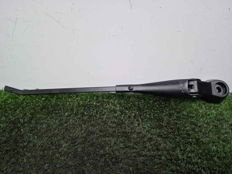 Recambio de brazo limpia delantero derecho para land rover 88 2.3d referencia OEM IAM 551230-551230E3 DOGA 