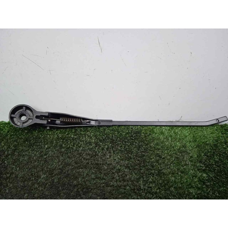 Recambio de brazo limpia delantero derecho para land rover 88 2.3d referencia OEM IAM 551230-551230E3 DOGA 