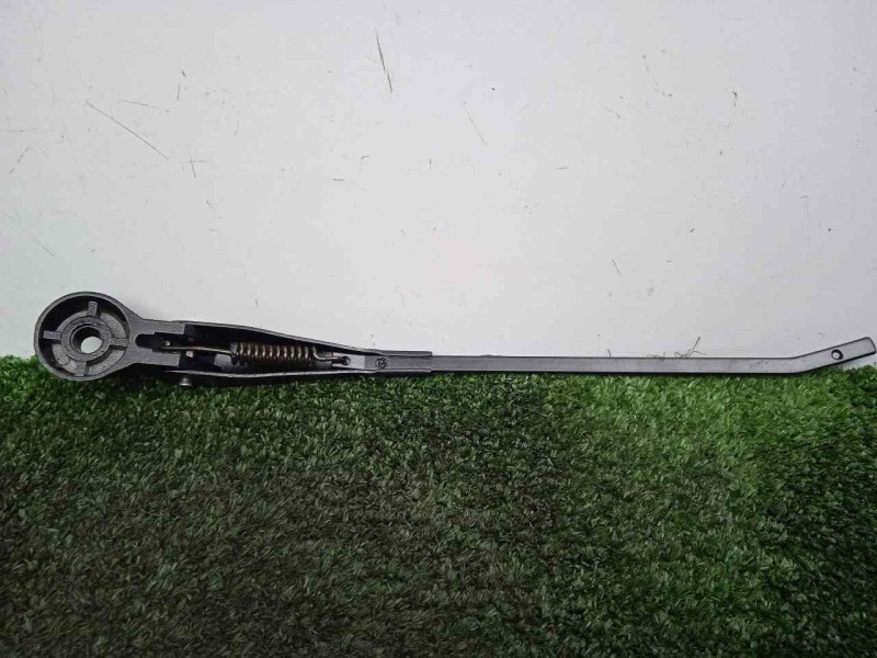 Recambio de brazo limpia delantero derecho para land rover 88 2.3d referencia OEM IAM 551230-551230E3 DOGA 