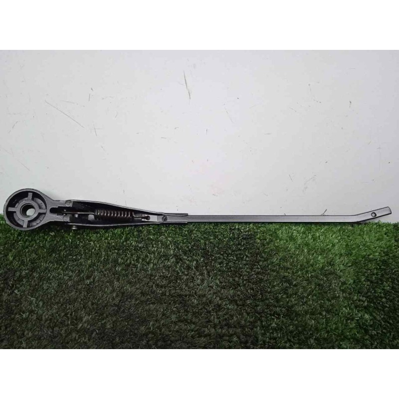 Recambio de brazo limpia delantero derecho para land rover 88 2.3d referencia OEM IAM 551230-551230E3 DOGA 