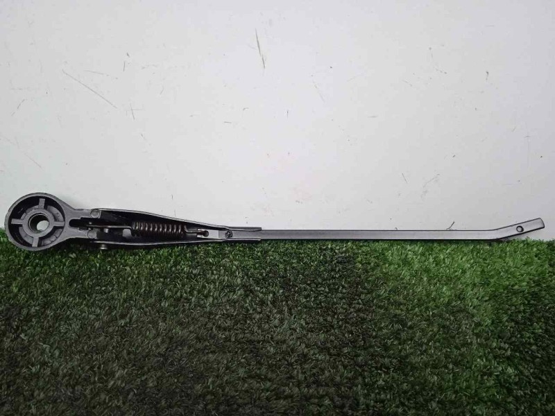 Recambio de brazo limpia delantero derecho para land rover 88 2.3d referencia OEM IAM 551230-551230E3 DOGA 