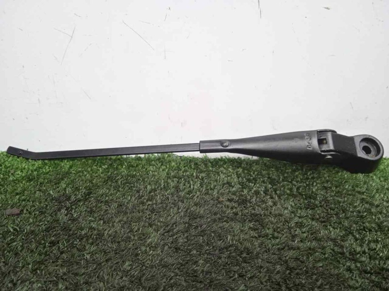 Recambio de brazo limpia delantero derecho para land rover 88 2.3d referencia OEM IAM 551230-551230E3 DOGA 