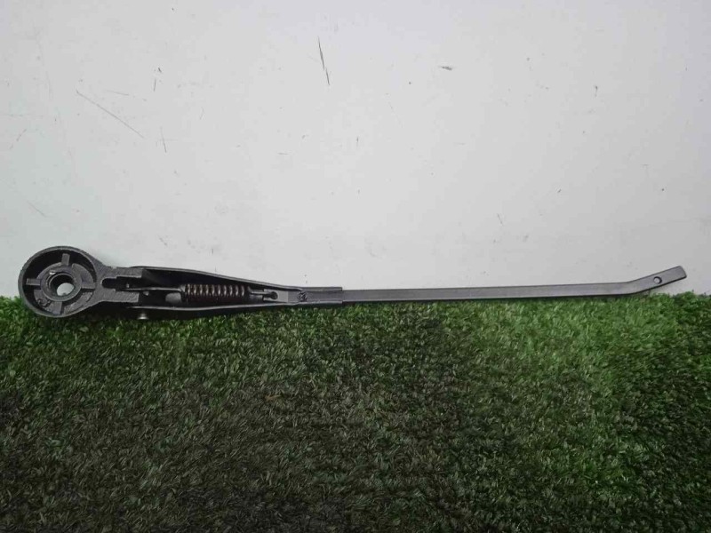 Recambio de brazo limpia delantero derecho para land rover 88 2.3d referencia OEM IAM 551230-551230E3 DOGA 