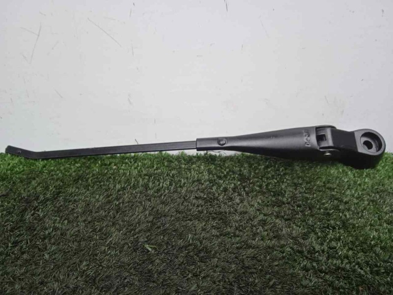 Recambio de brazo limpia delantero derecho para land rover 88 2.3d referencia OEM IAM 551230-551230E3 DOGA 