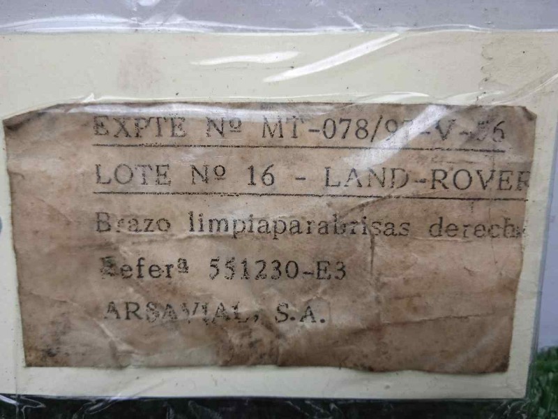 Recambio de brazo limpia delantero derecho para land rover 88 2.3d referencia OEM IAM 551230-551230E3 DOGA 