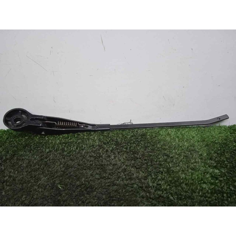 Recambio de brazo limpia delantero derecho para land rover 88 2.3d referencia OEM IAM 551230-551230E3 DOGA 